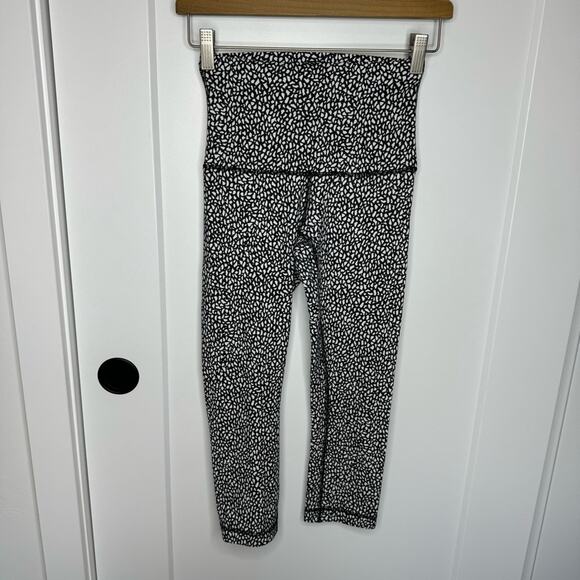 Lululemon Wunder Under Crop Hi-Rise Miss Mosaic Black Luon Leggings Size 4 - Picture 2 of 6